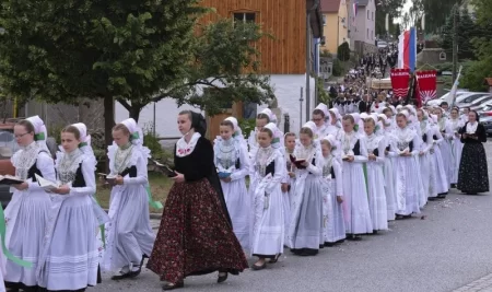 Sărbătorile germane din luna iunie: tradiții, obiceiuri și vocabular esențial